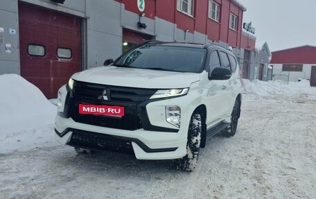 Mitsubishi Montero Sport, 2022 год, 4 150 000 рублей, 3 фотография
