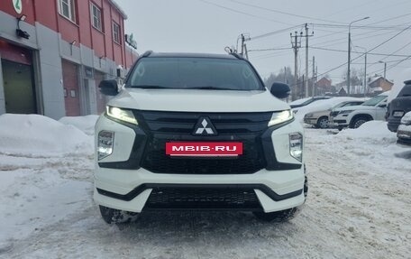 Mitsubishi Montero Sport, 2022 год, 4 150 000 рублей, 5 фотография