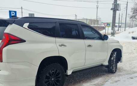 Mitsubishi Montero Sport, 2022 год, 4 150 000 рублей, 8 фотография