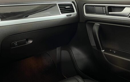 Volkswagen Touareg III, 2016 год, 3 300 000 рублей, 17 фотография