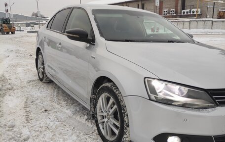 Volkswagen Jetta VI, 2013 год, 829 000 рублей, 1 фотография