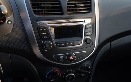 Hyundai Solaris II рестайлинг, 2016 год, 1 300 000 рублей, 17 фотография