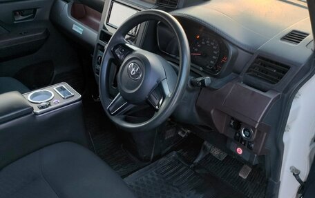 Toyota Roomy I, 2017 год, 820 000 рублей, 6 фотография