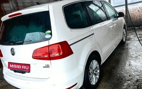 Volkswagen Sharan II, 2013 год, 1 500 000 рублей, 23 фотография