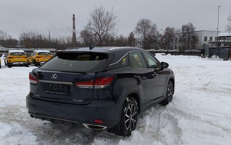 Lexus RX IV рестайлинг, 2019 год, 5 000 000 рублей, 6 фотография