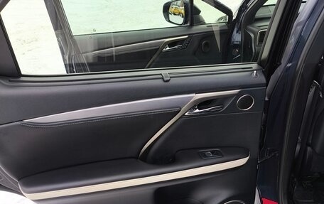 Lexus RX IV рестайлинг, 2019 год, 5 000 000 рублей, 8 фотография