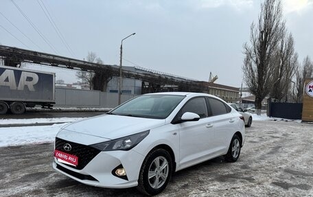 Hyundai Solaris II рестайлинг, 2021 год, 1 635 000 рублей, 1 фотография