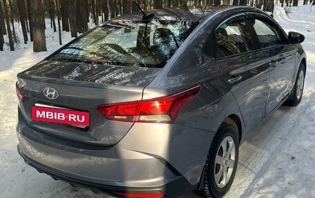 Hyundai Solaris II рестайлинг, 2018 год, 1 050 000 рублей, 2 фотография