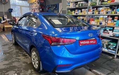 Hyundai Solaris II рестайлинг, 2019 год, 900 000 рублей, 5 фотография