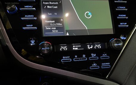 Toyota Camry, 2018 год, 2 970 000 рублей, 10 фотография