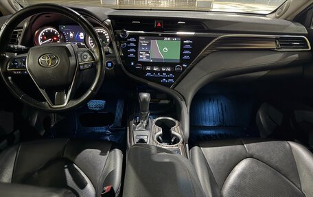 Toyota Camry, 2018 год, 2 970 000 рублей, 11 фотография