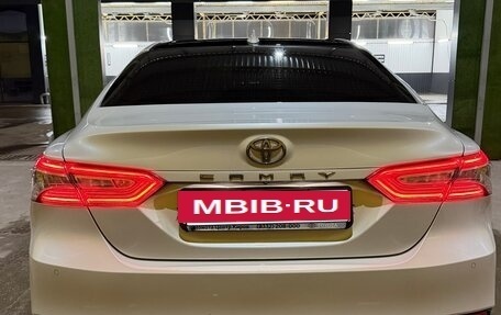 Toyota Camry, 2018 год, 2 970 000 рублей, 5 фотография