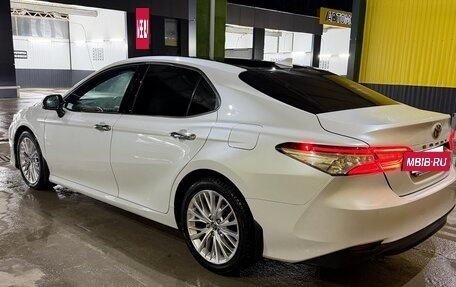 Toyota Camry, 2018 год, 2 970 000 рублей, 6 фотография