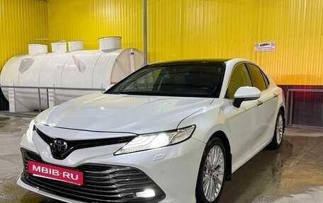 Toyota Camry, 2018 год, 2 970 000 рублей, 8 фотография