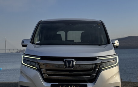 Honda Stepwgn IV, 2019 год, 1 950 000 рублей, 3 фотография