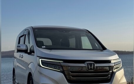 Honda Stepwgn IV, 2019 год, 1 950 000 рублей, 4 фотография