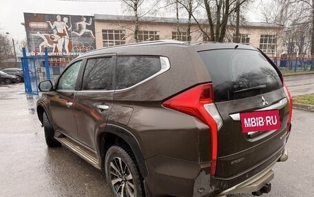 Mitsubishi Pajero Sport III рестайлинг, 2019 год, 3 600 000 рублей, 3 фотография