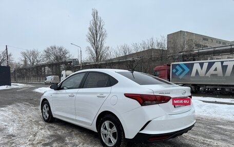 Hyundai Solaris II рестайлинг, 2021 год, 1 635 000 рублей, 5 фотография