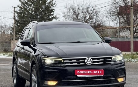 Volkswagen Tiguan II, 2017 год, 2 620 000 рублей, 3 фотография