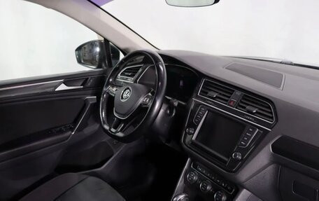 Volkswagen Tiguan II, 2017 год, 2 620 000 рублей, 24 фотография