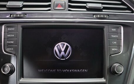 Volkswagen Tiguan II, 2017 год, 2 620 000 рублей, 33 фотография