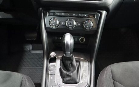 Volkswagen Tiguan II, 2017 год, 2 620 000 рублей, 32 фотография