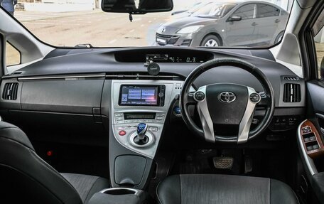 Toyota Prius, 2014 год, 1 099 000 рублей, 6 фотография