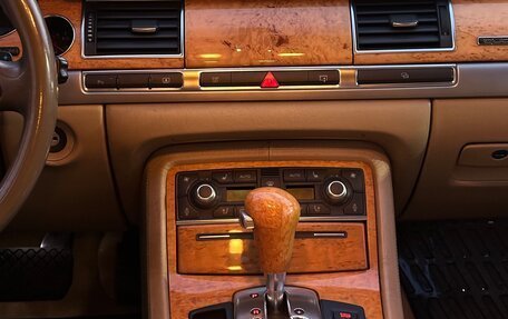 Audi A8, 2004 год, 1 320 000 рублей, 10 фотография