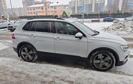 Volkswagen Tiguan II, 2019 год, 2 090 000 рублей, 2 фотография