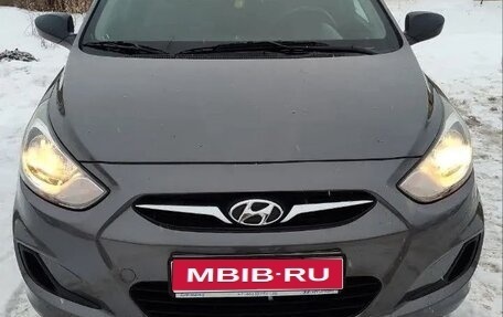 Hyundai Solaris II рестайлинг, 2012 год, 880 000 рублей, 1 фотография