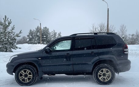 Toyota Land Cruiser Prado 120 рестайлинг, 2004 год, 1 393 000 рублей, 3 фотография