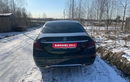 Mercedes-Benz E-Класс, 2020 год, 3 250 000 рублей, 20 фотография