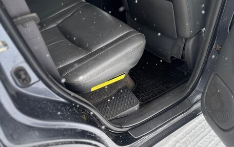 Toyota Land Cruiser Prado 120 рестайлинг, 2004 год, 1 393 000 рублей, 32 фотография