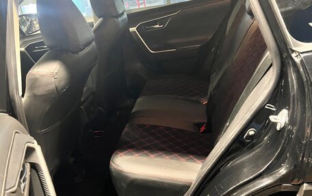 Toyota RAV4, 2021 год, 3 650 000 рублей, 7 фотография