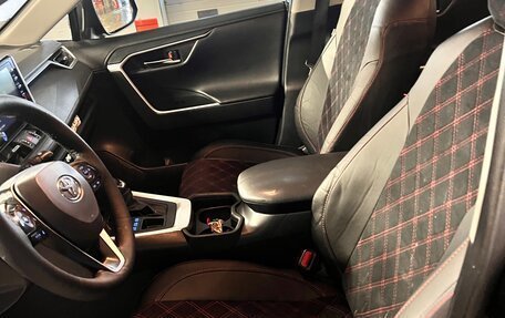 Toyota RAV4, 2021 год, 3 650 000 рублей, 4 фотография