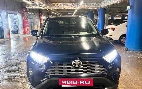 Toyota RAV4, 2021 год, 3 650 000 рублей, 3 фотография