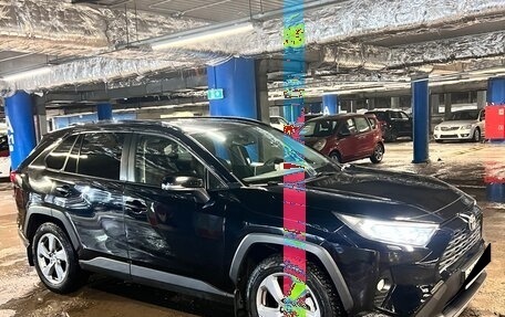 Toyota RAV4, 2021 год, 3 650 000 рублей, 2 фотография