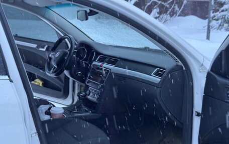 Skoda Superb III рестайлинг, 2013 год, 1 100 000 рублей, 25 фотография