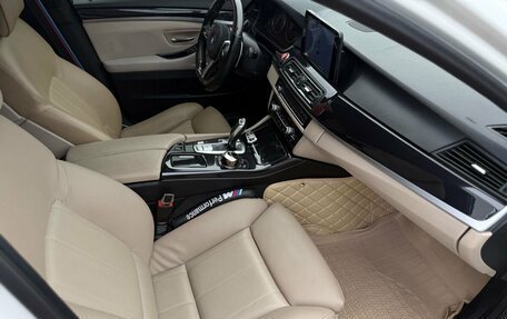 BMW 5 серия, 2011 год, 2 290 000 рублей, 15 фотография