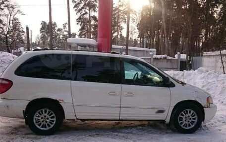 Chrysler Town & Country IV, 2002 год, 380 000 рублей, 3 фотография