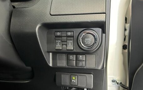 Toyota Roomy I, 2022 год, 979 099 рублей, 17 фотография