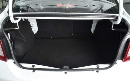 Renault Logan II, 2018 год, 909 000 рублей, 15 фотография