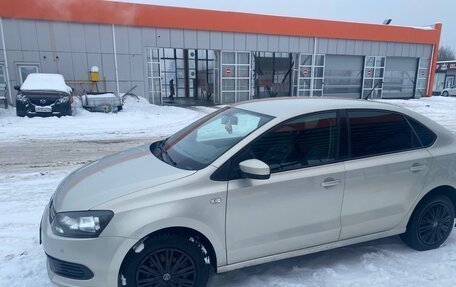 Volkswagen Polo VI (EU Market), 2013 год, 730 000 рублей, 2 фотография