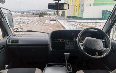 Toyota HiAce H100, 1999 год, 720 000 рублей, 4 фотография
