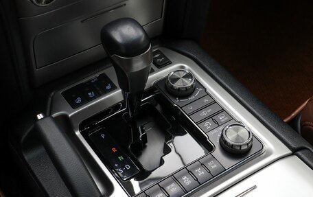 Toyota Land Cruiser 200, 2019 год, 7 700 000 рублей, 16 фотография