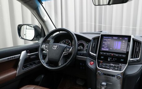Toyota Land Cruiser 200, 2019 год, 7 700 000 рублей, 7 фотография