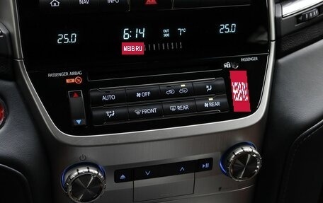 Toyota Land Cruiser 200, 2019 год, 7 700 000 рублей, 14 фотография