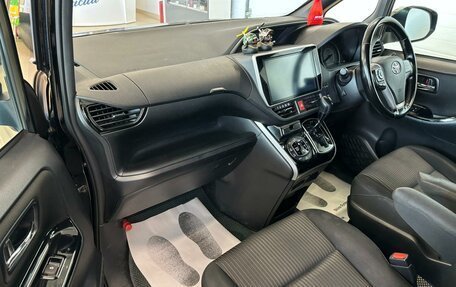 Toyota Voxy III, 2018 год, 2 629 000 рублей, 12 фотография