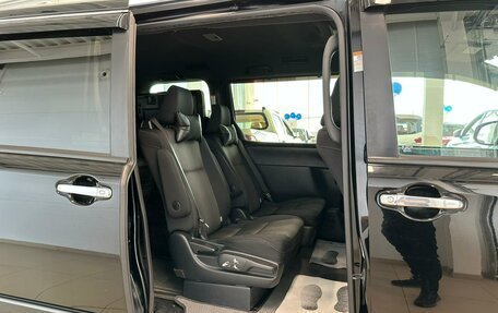 Toyota Voxy III, 2018 год, 2 629 000 рублей, 18 фотография