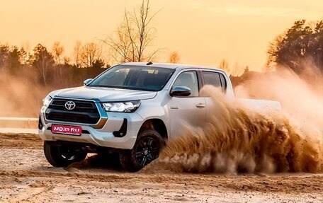 Toyota Hilux VIII, 2022 год, 5 550 000 рублей, 1 фотография